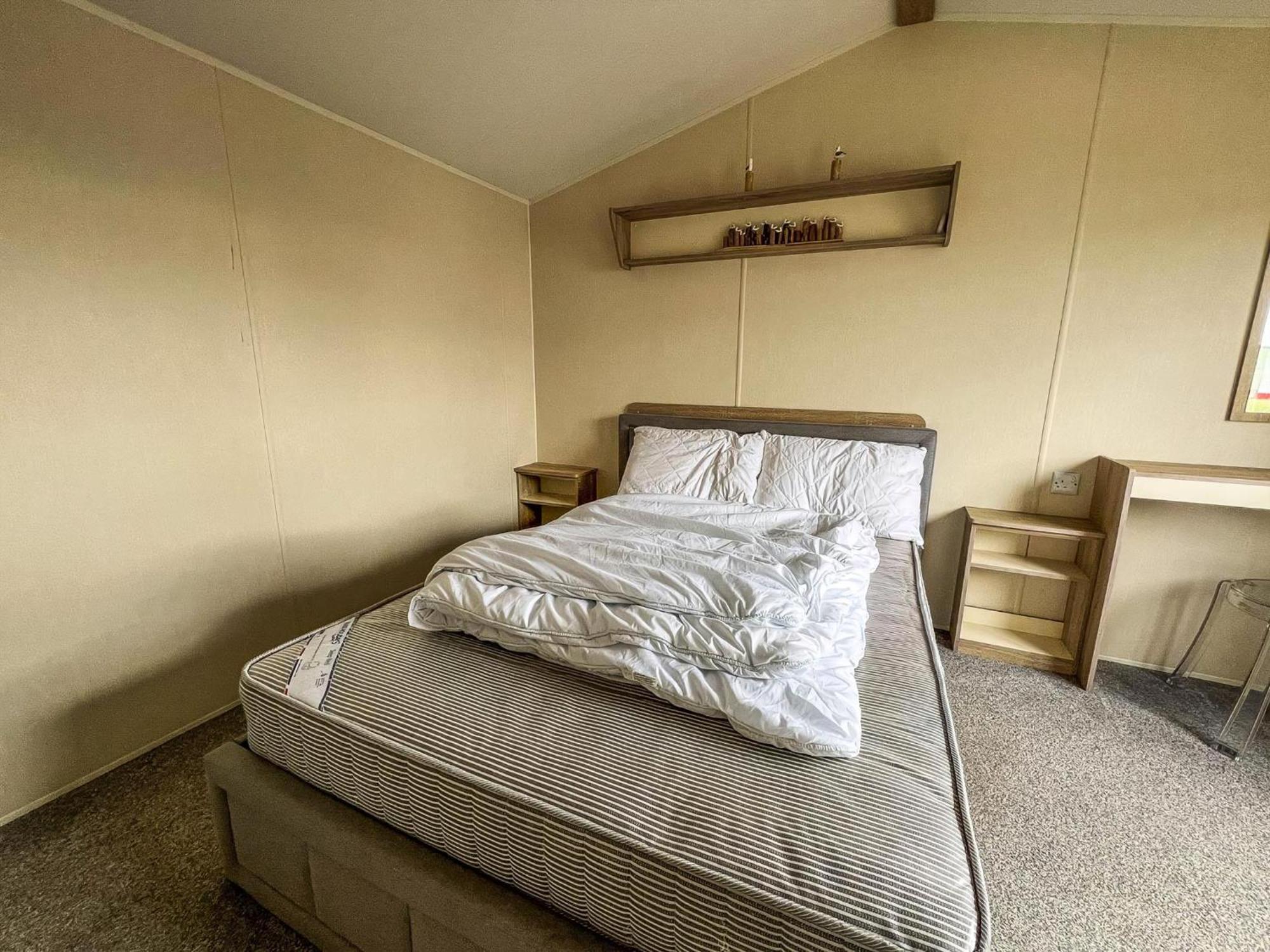 Modern 6 Berth Caravan With Wifi At St Osyth Beach In Essex Ref 28051Fv Клактон-он-Сі Екстер'єр фото